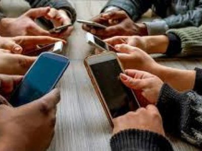 مگس‌ها و زخم قربانیان فضای مجازی