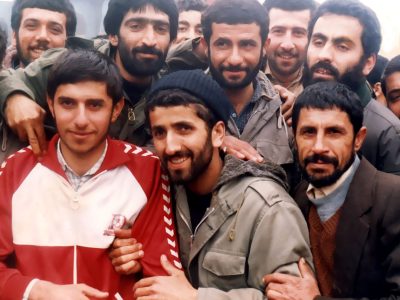 شما مردم باید با دولت جمهورى اسلامى همکارى نمائید