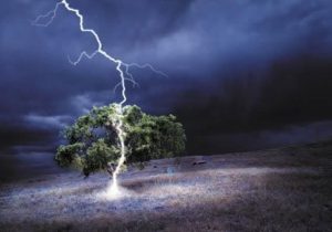 صاعقه جان کوهنوردی را در ارتفاعات آمل گرفت