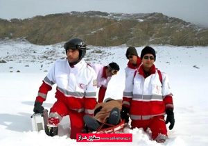 نجات دو کوهنورد زن از ارتفاعات یخ‌زده دماوند پس از چهار ساعت جست‌وجو