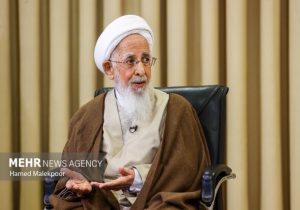 آیت الله جوادی آملی: ماموریت جامعه سازی رفع جاهلیت است