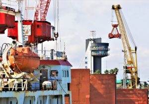 فروند کشتی حامل گندم وارداتی در راه بنادر شمال است