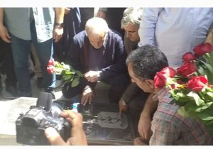 «پزشکیان» به مقام شهدای مازندران ادای احترام کرد