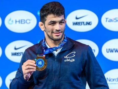 میان دشمن و وطن، ننگ بر آنکه شک کند