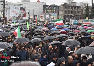 حضور مردم، ابهت دشمنان را در هم می‌شکند